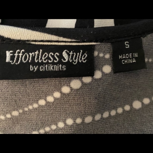 Effortless Style By Citiknits Ruffle Top S - Picture 3 of 6